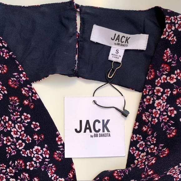 NWT Jack by BB Dakota Ditsy Floral Navy Jumpsuit - Picture 6 of 6